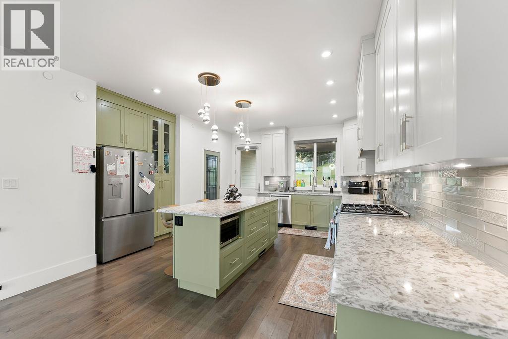 1065 EDGEHILL Place - 13