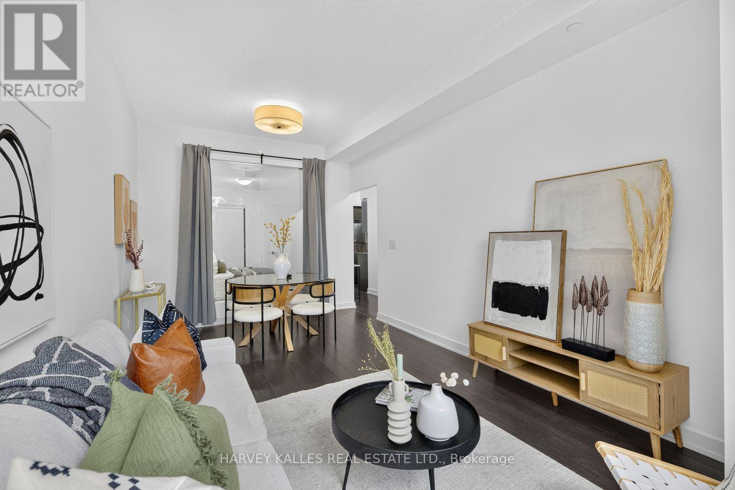 Living/Dining Room 2