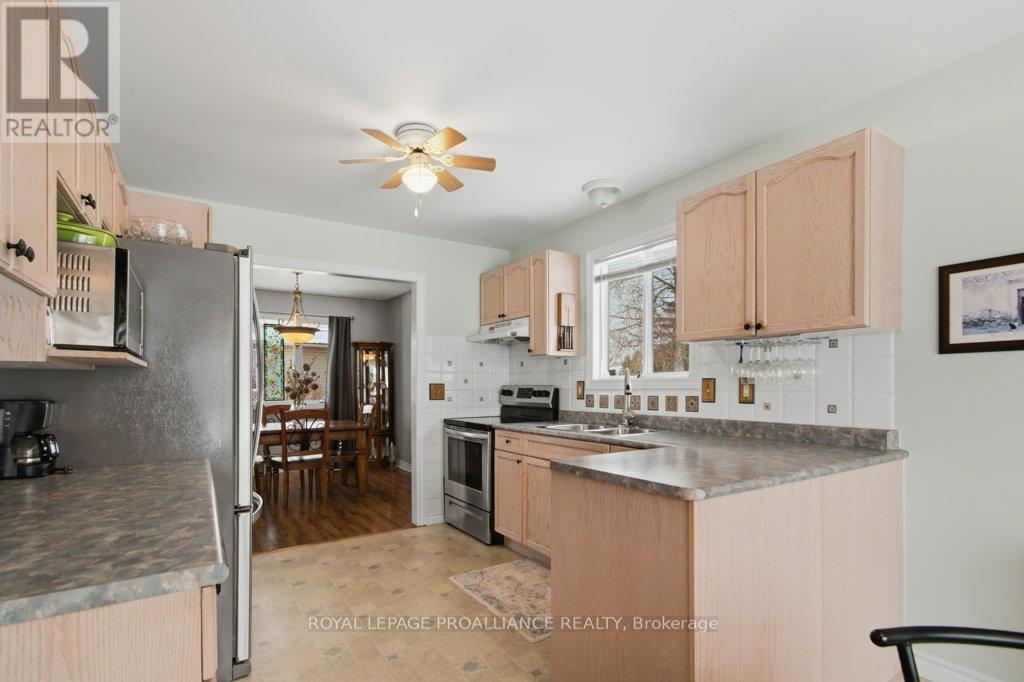 94 SANDBANKS COURT - 18