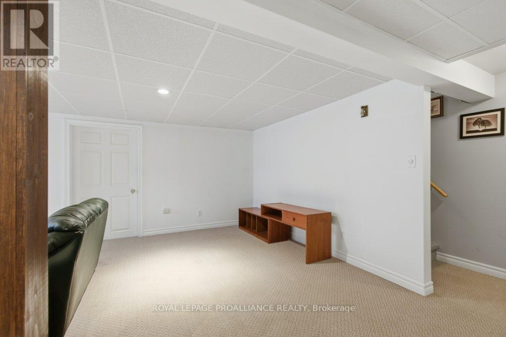 94 SANDBANKS COURT - 29