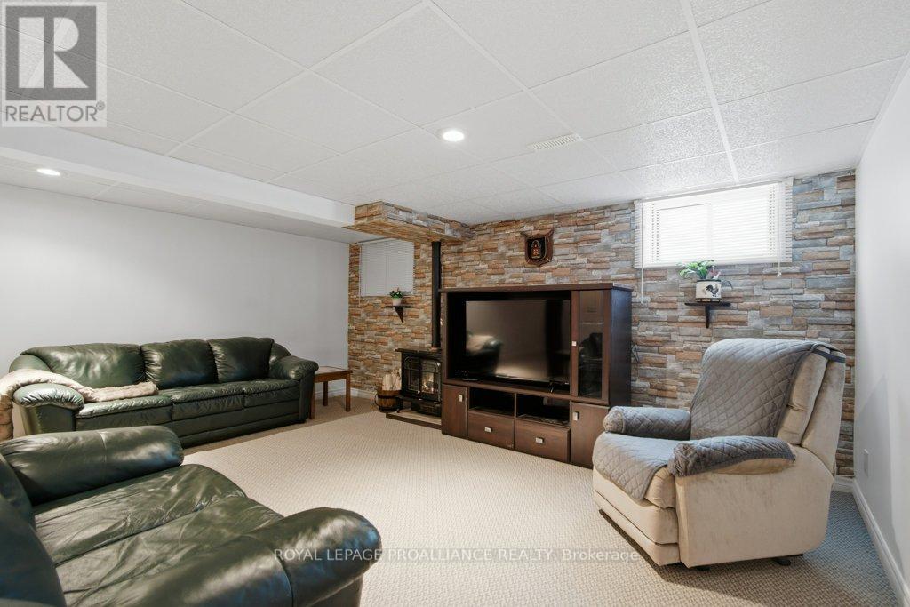 94 SANDBANKS COURT - 31