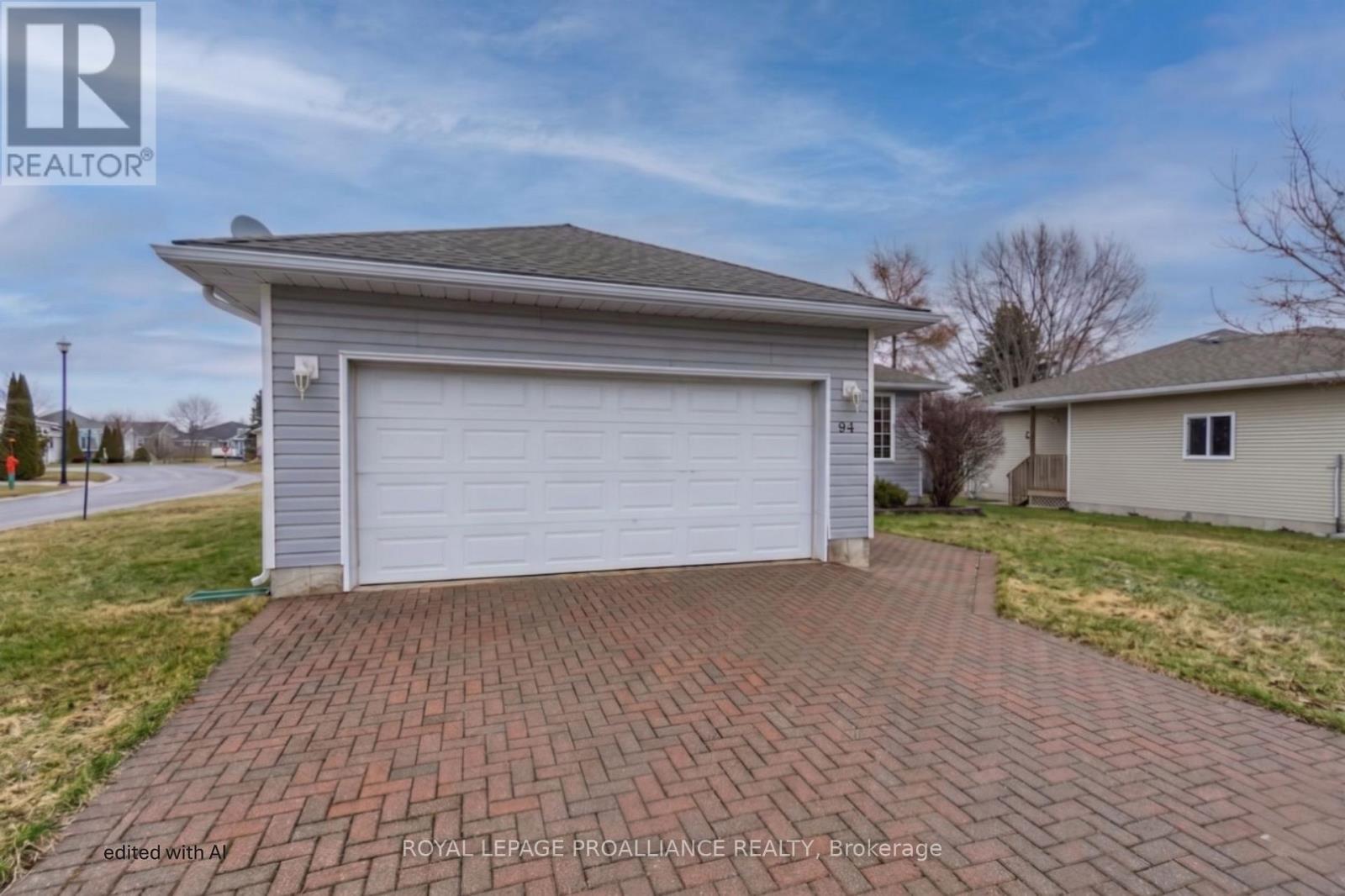 94 SANDBANKS COURT - 3