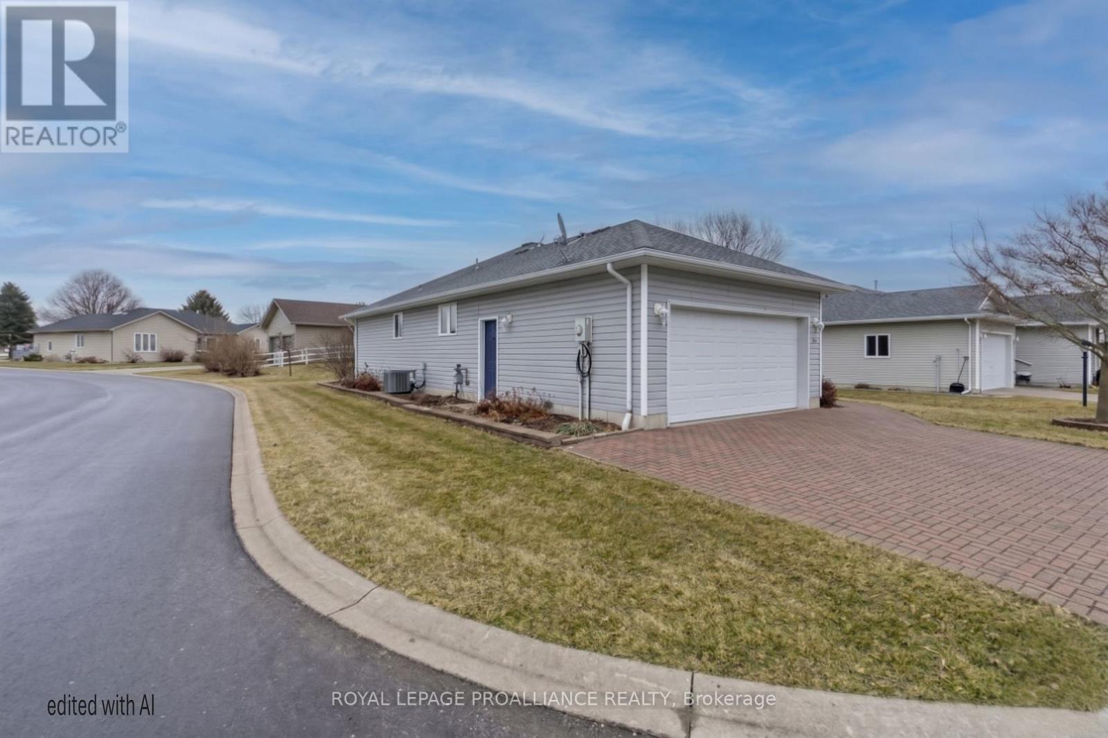 94 SANDBANKS COURT - 4