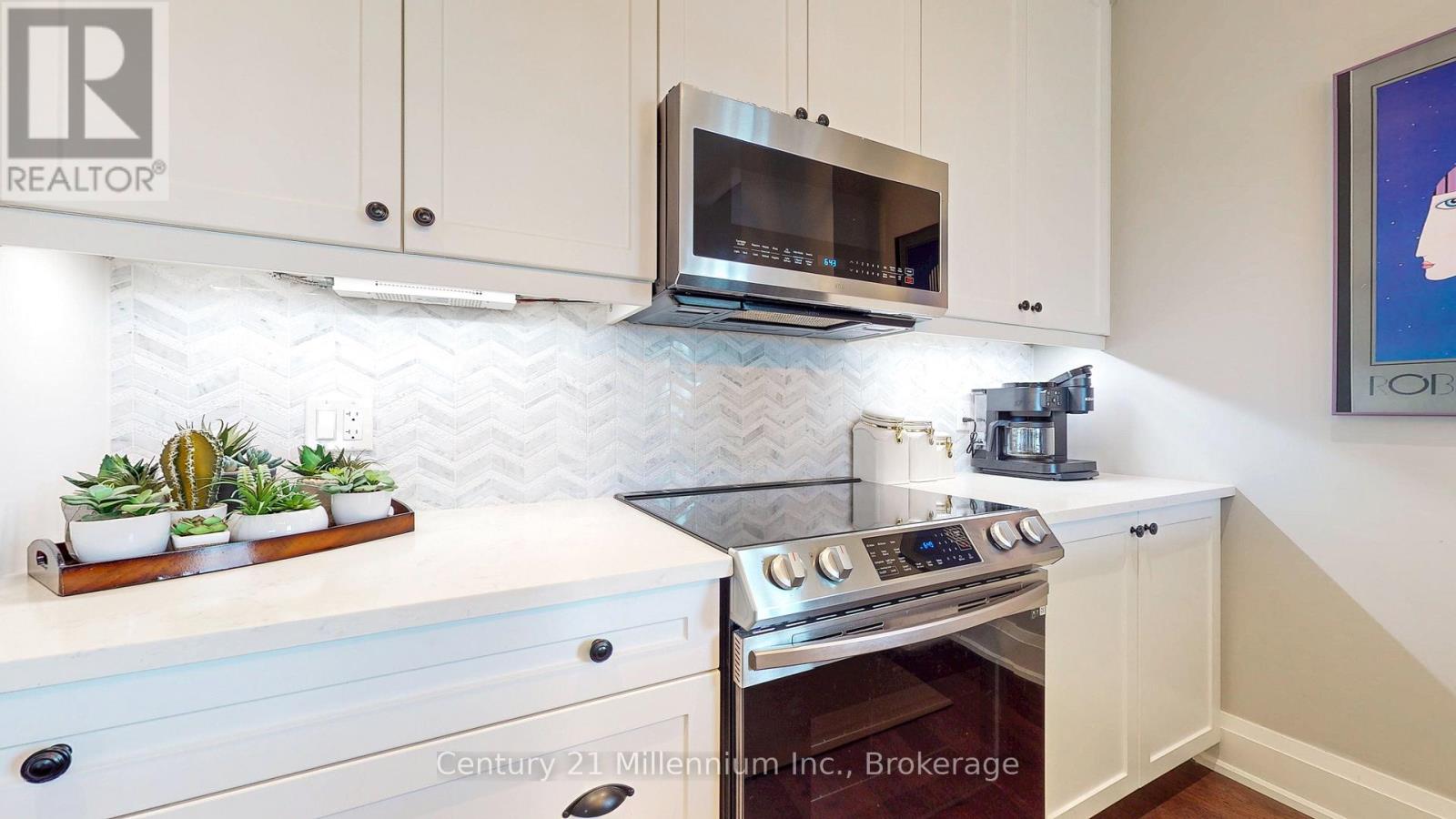 #604 80 9TH STREET E - 31