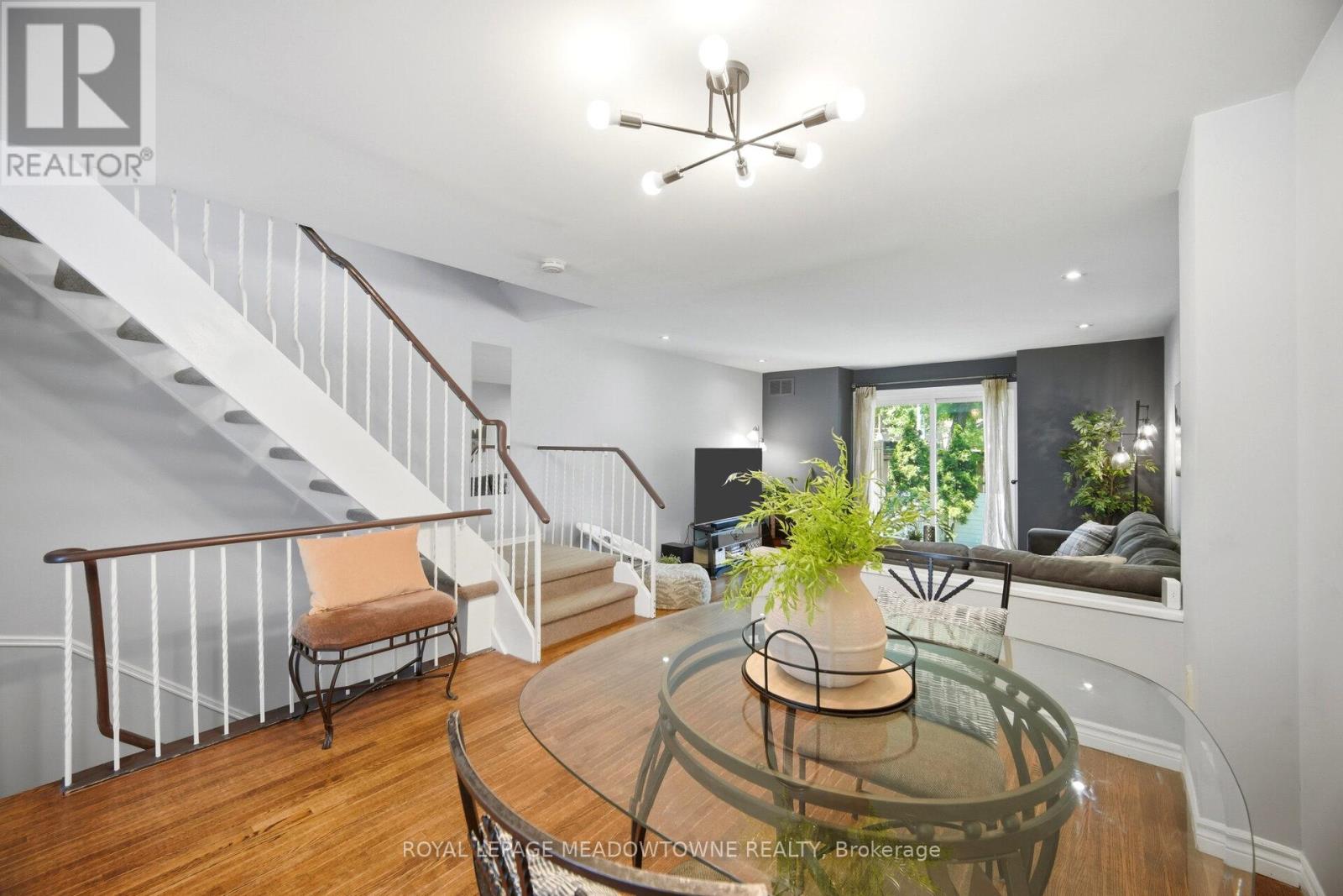16 DUTCH MYRTLE WAY - 12