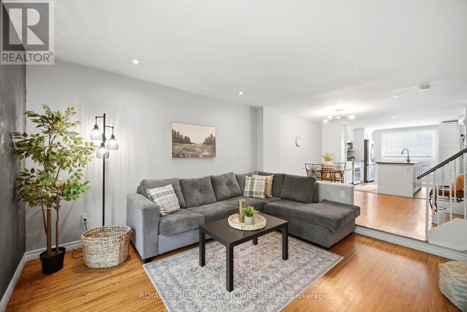 16 DUTCH MYRTLE WAY - 14