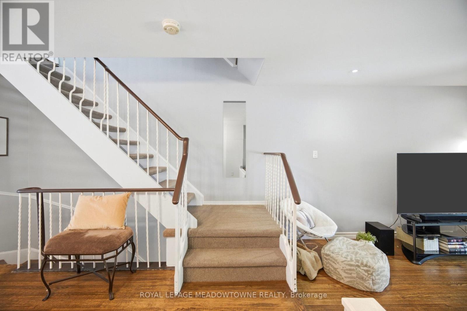 16 DUTCH MYRTLE WAY - 16