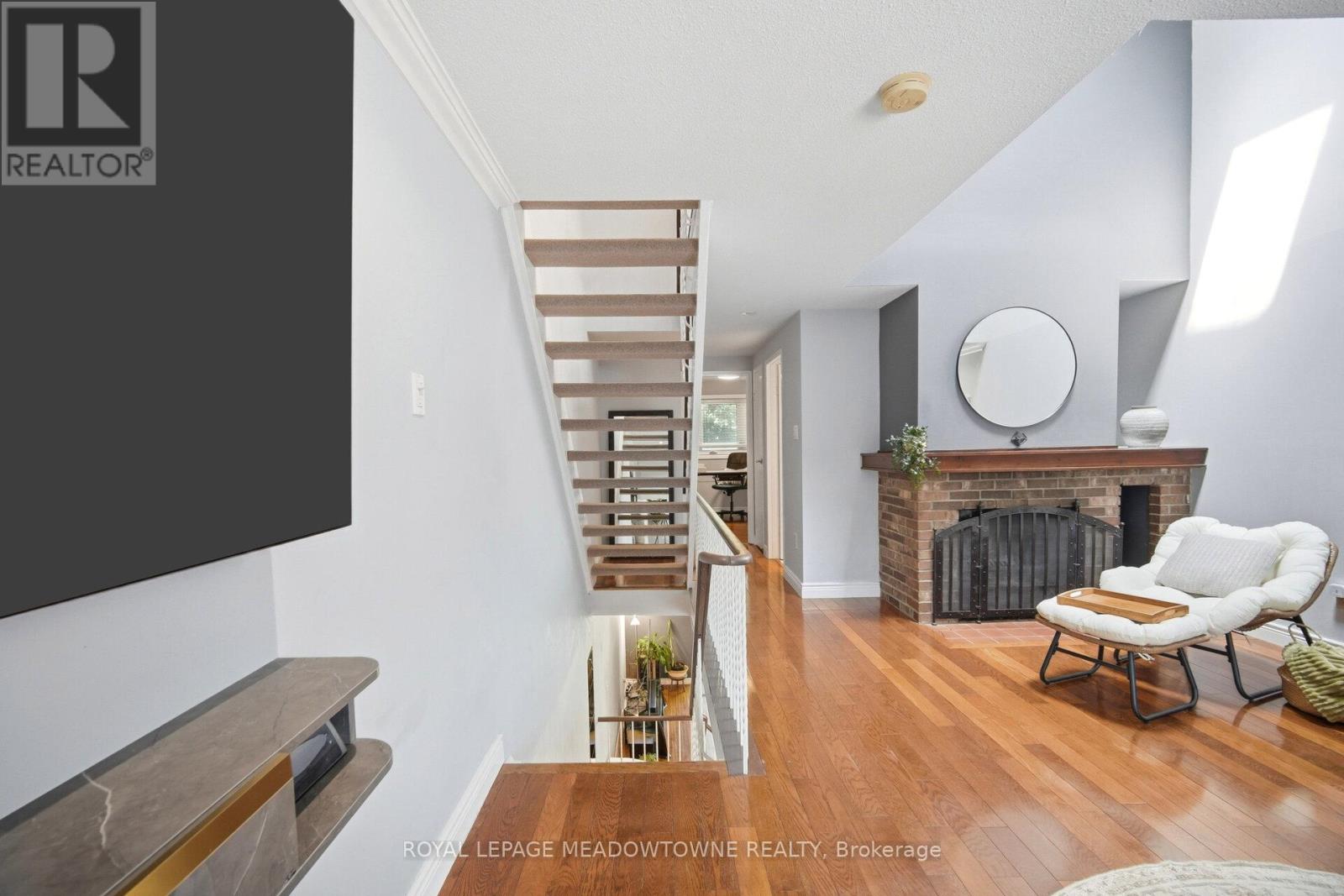 16 DUTCH MYRTLE WAY - 17