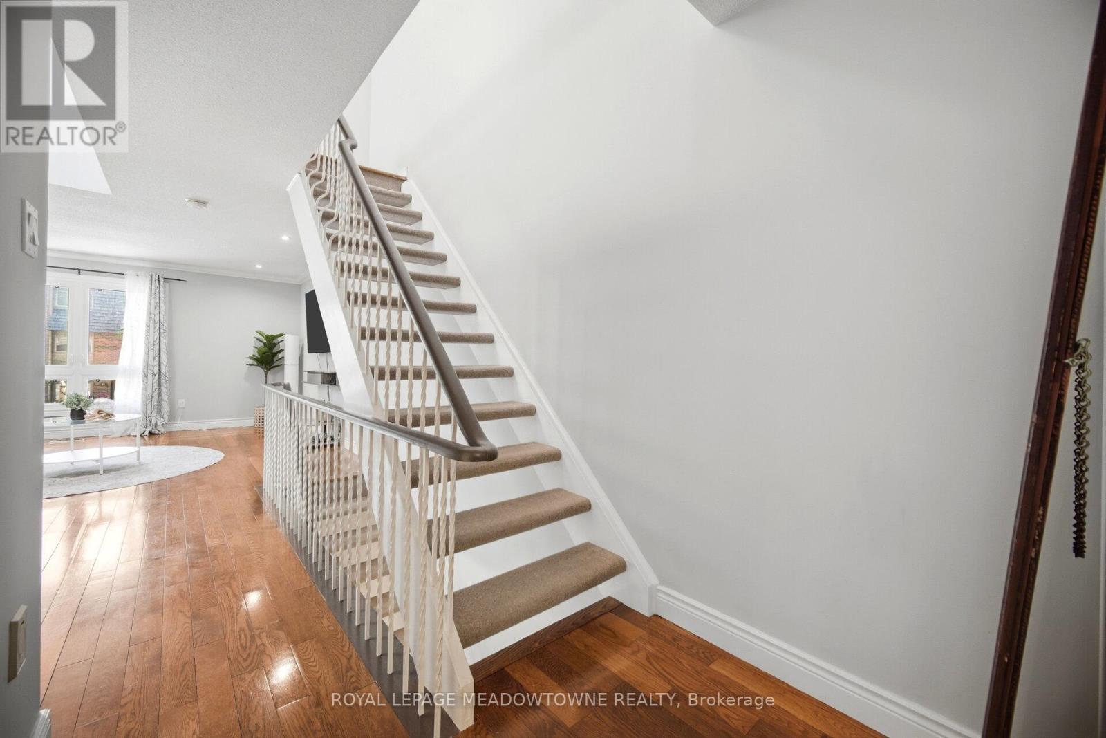 16 DUTCH MYRTLE WAY - 27