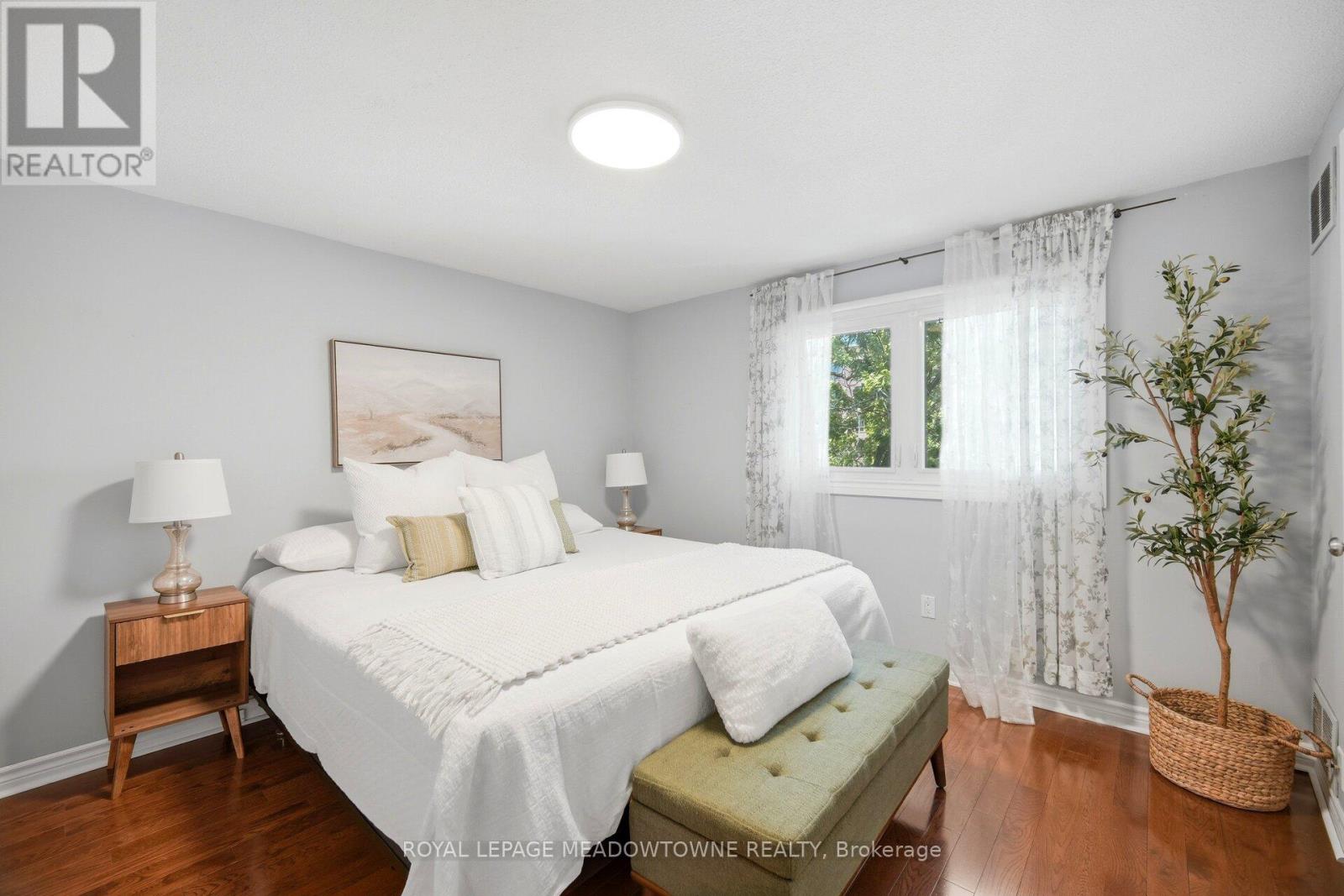 16 DUTCH MYRTLE WAY - 30
