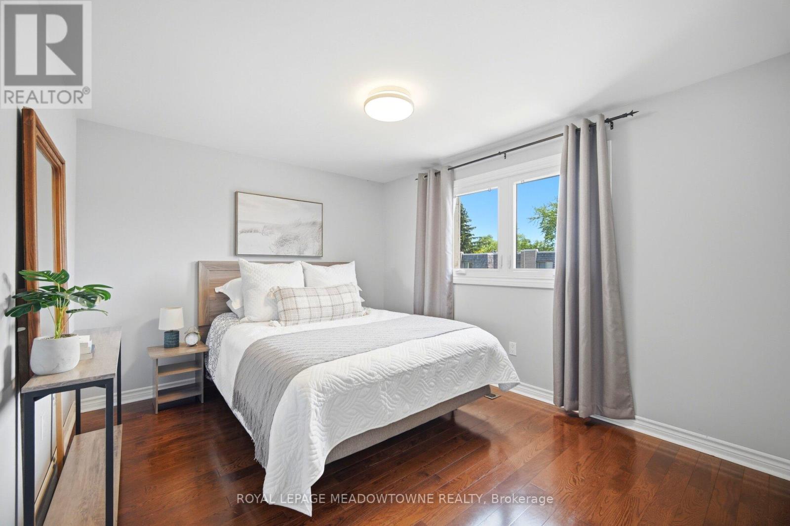 16 DUTCH MYRTLE WAY - 33