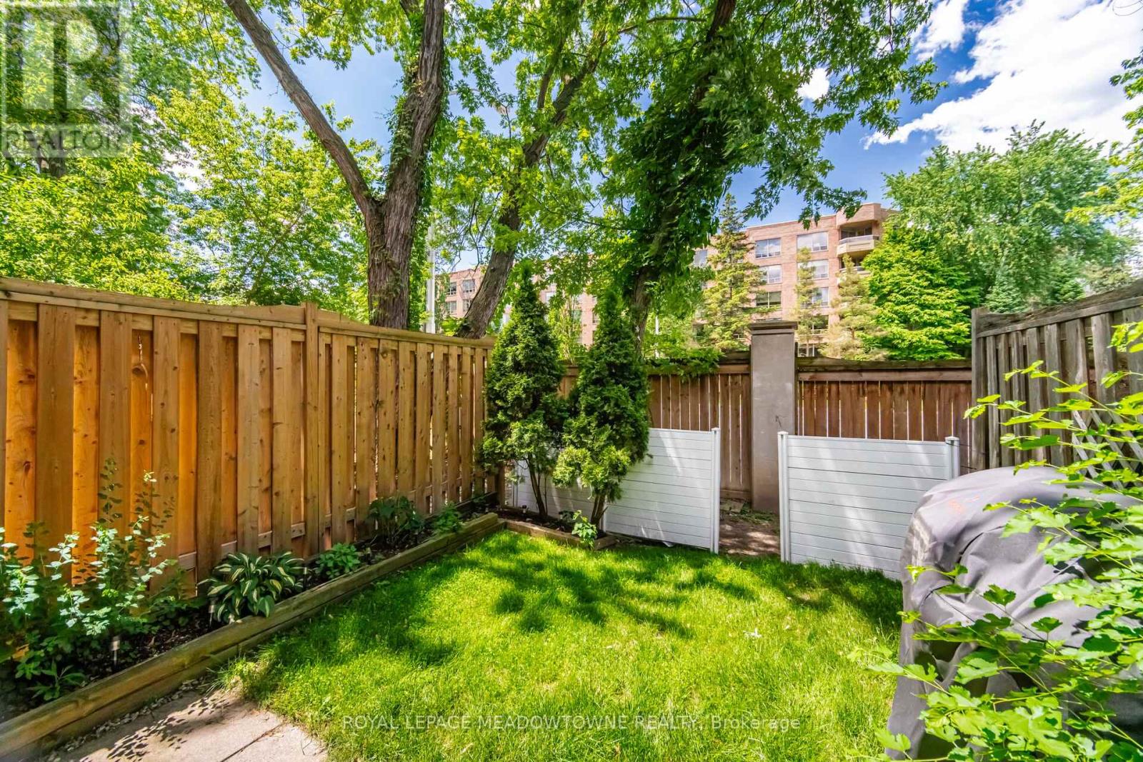 16 DUTCH MYRTLE WAY - 39