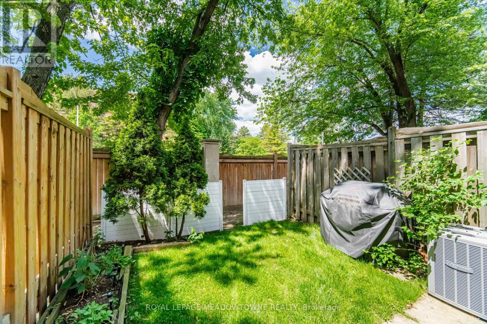 16 DUTCH MYRTLE WAY - 41