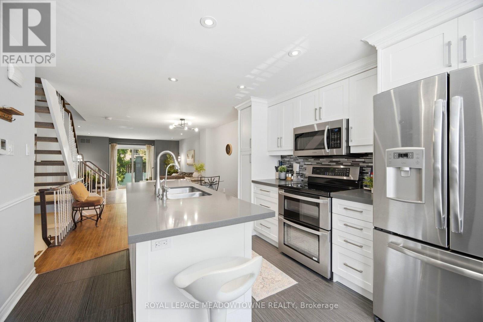16 DUTCH MYRTLE WAY - 9