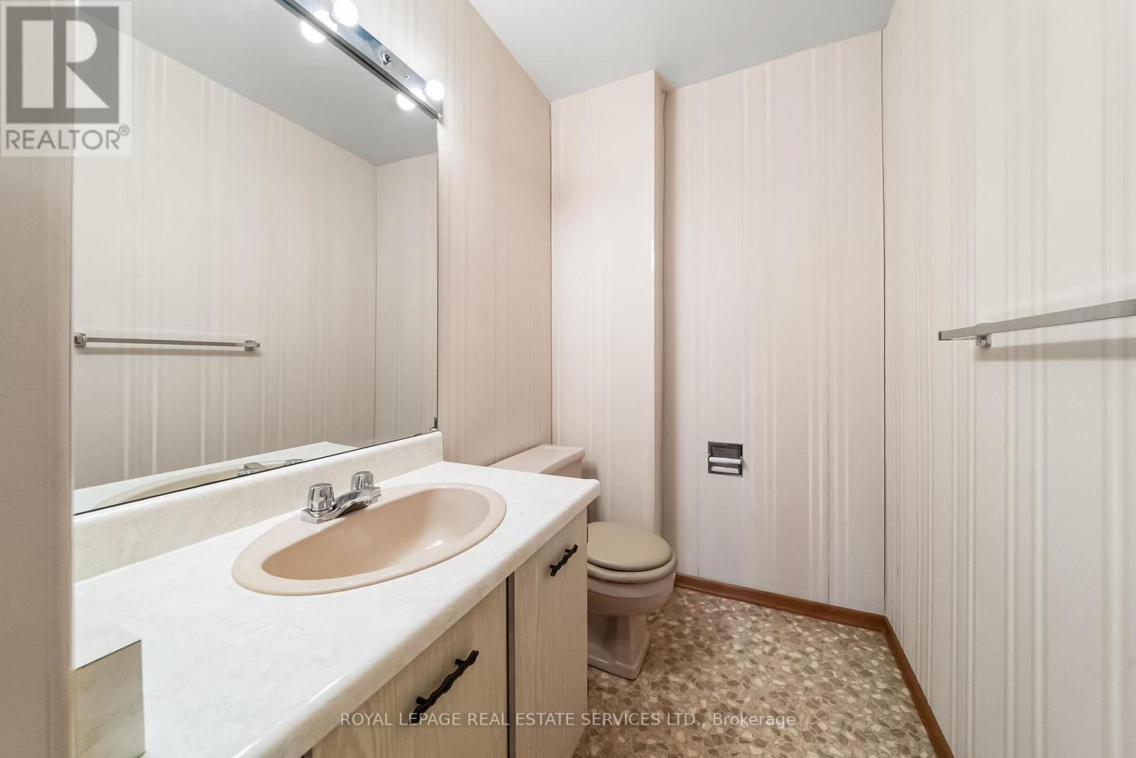 67 MINTWOOD DRIVE - 23