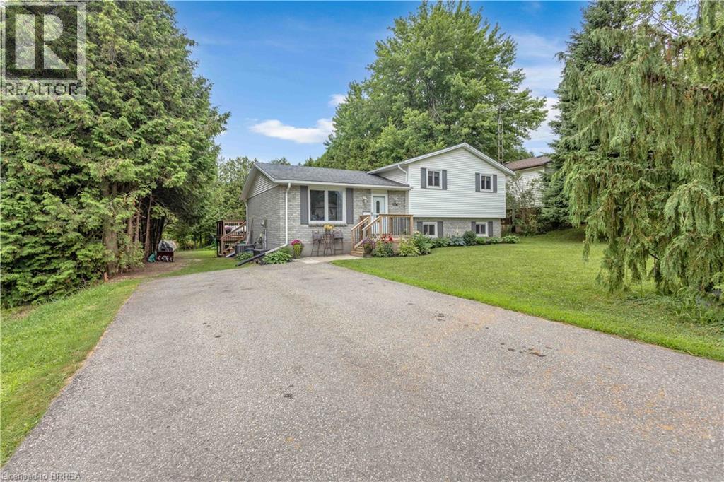 4-bedroom home for sale at 218 MECHANIC Street W, Waterford ON · photo 1 of 50