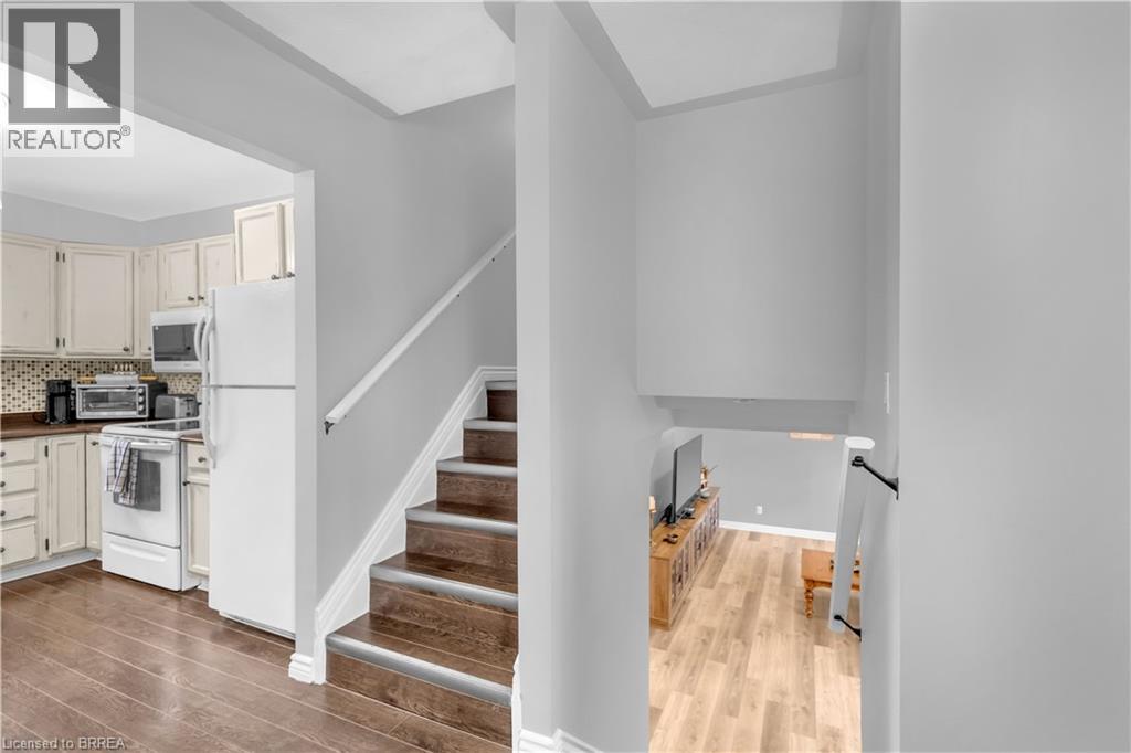 4-bedroom home for sale at 218 MECHANIC Street W, Waterford ON · photo 13 of 50