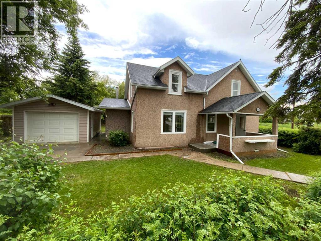 138 Trochu Avenue - 1
