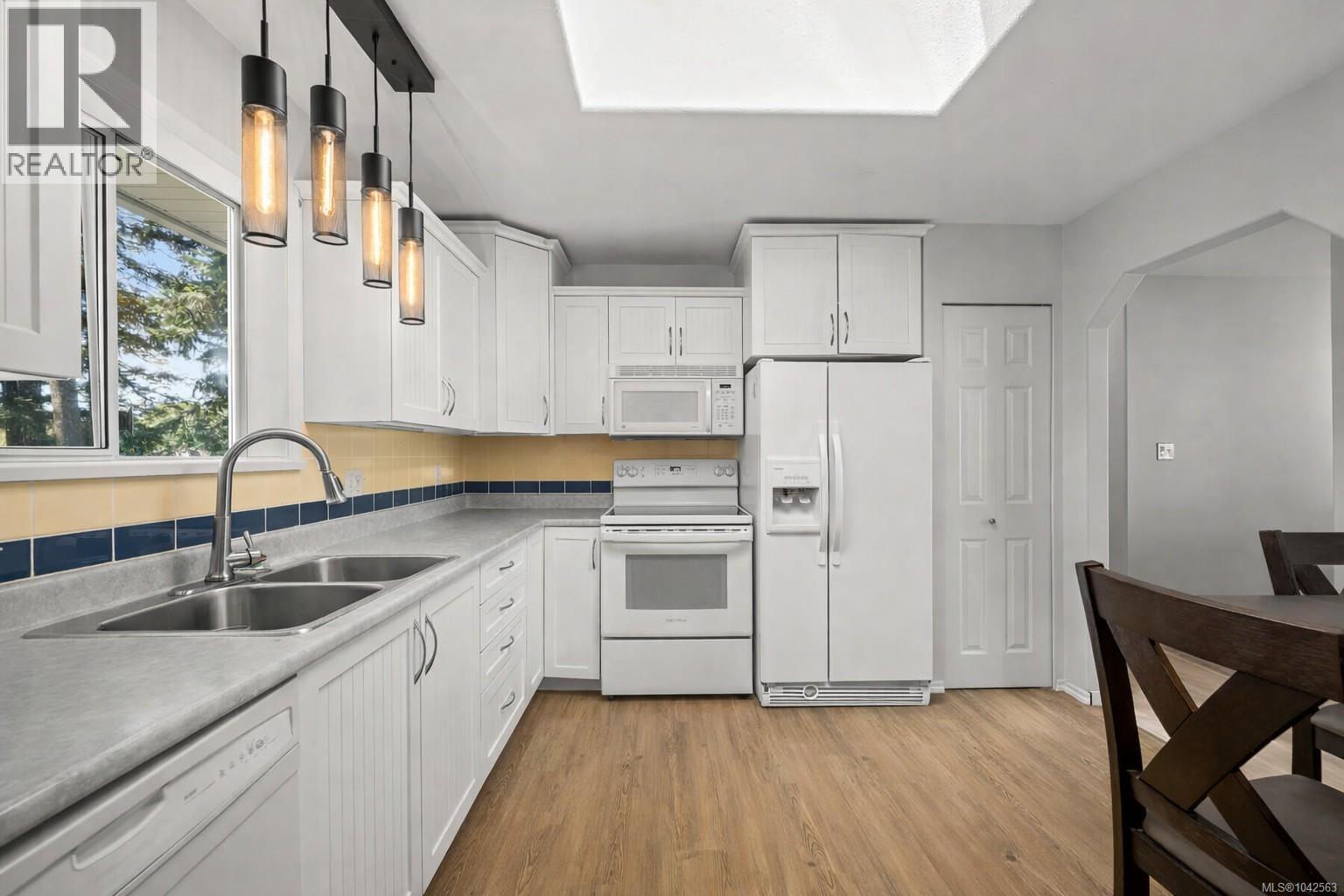#B 4657 Valecourt Cres - 4