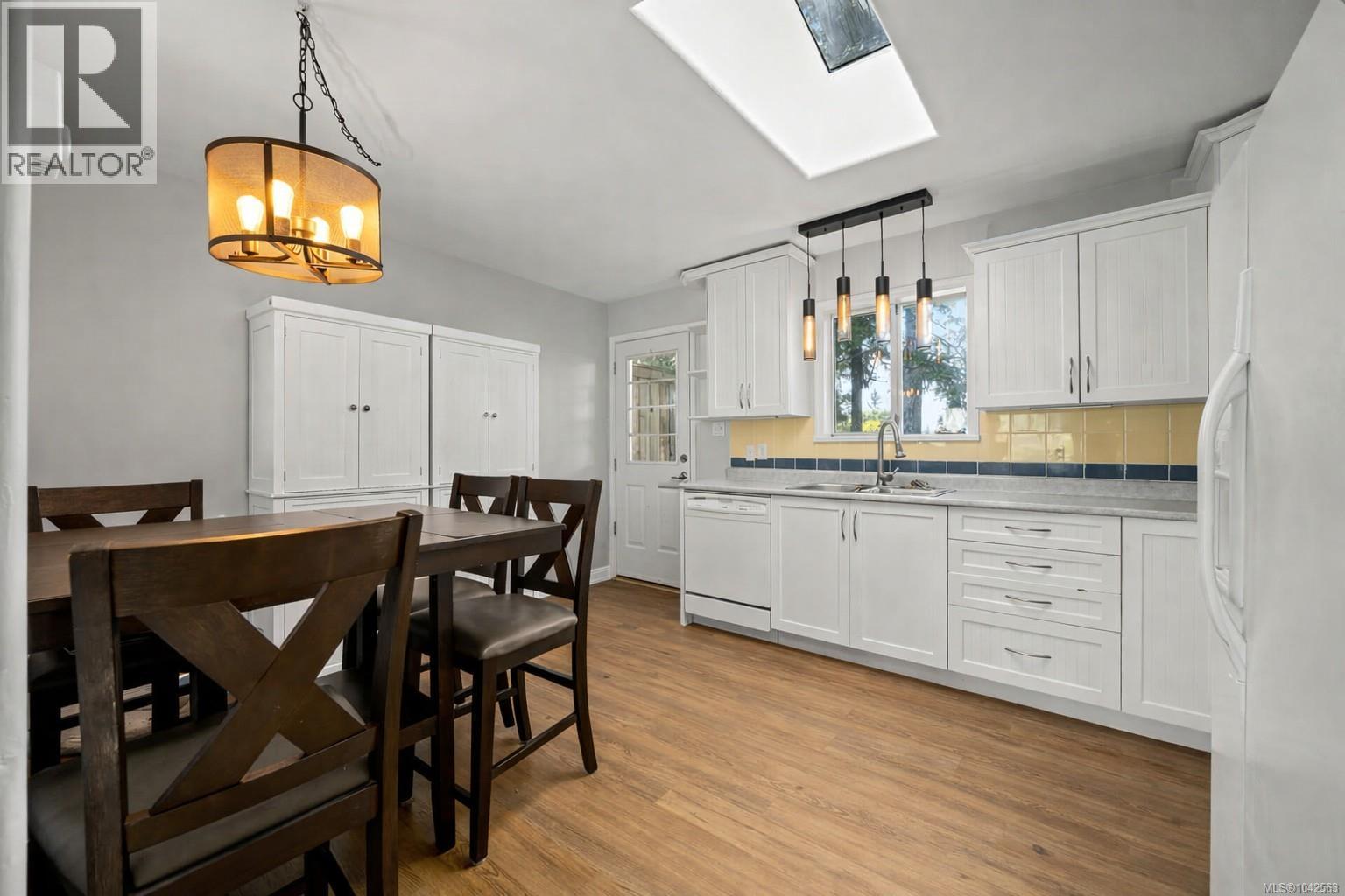 #B 4657 Valecourt Cres - 6