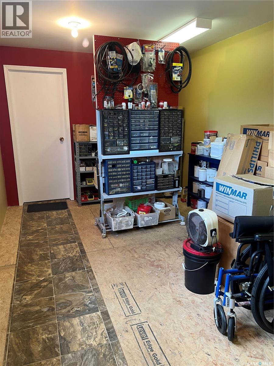 527 McAllister AVENUE - 94