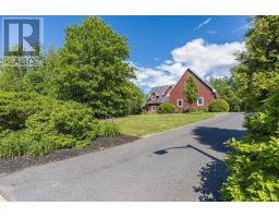 3 Queens Court W, Kentville, NS B4N0G4 Photo 48