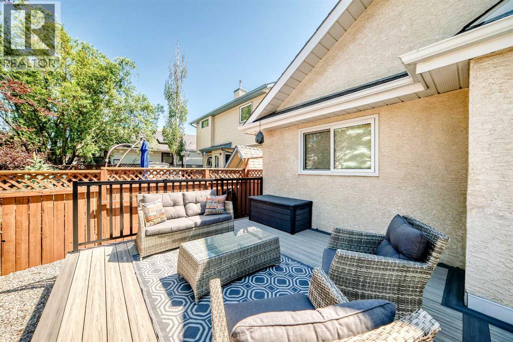 4 Valley Meadow Close NW — photo 38