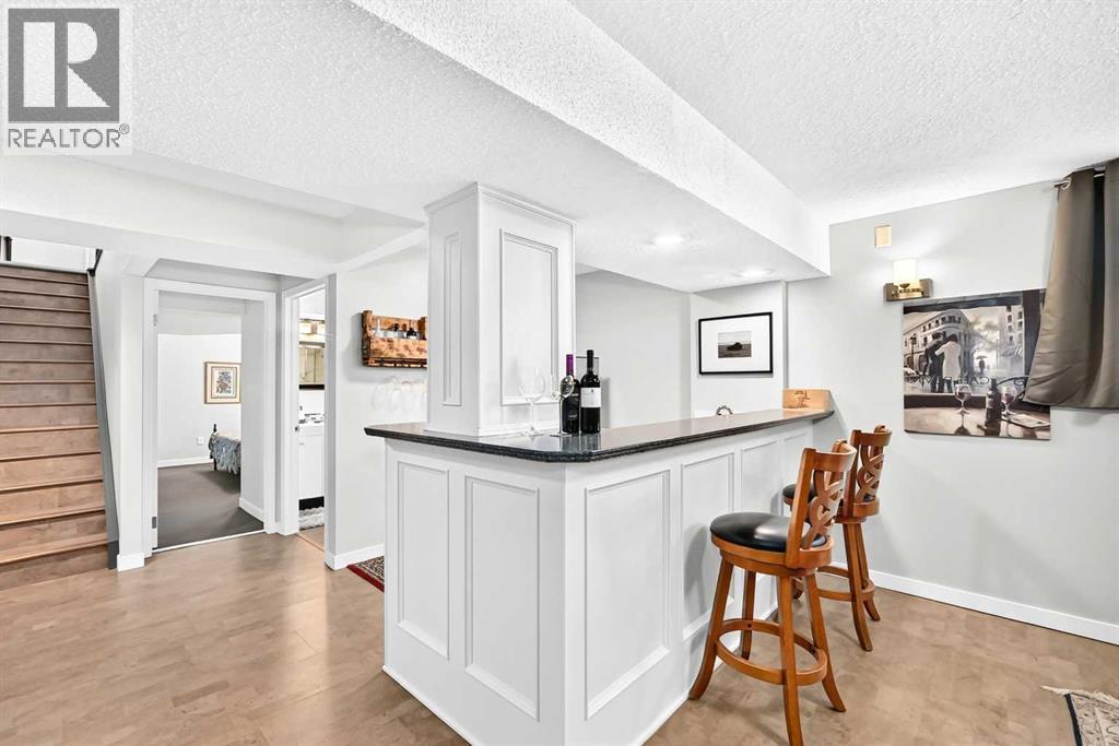4 Valley Meadow Close NW — photo 31