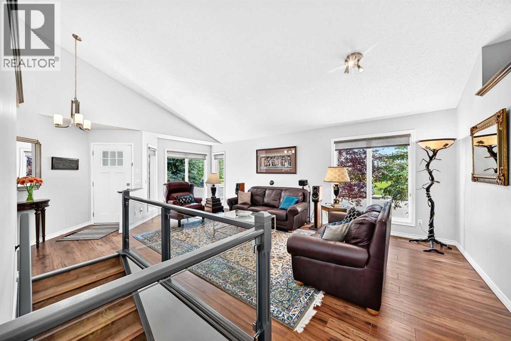 4 Valley Meadow Close NW — photo 8