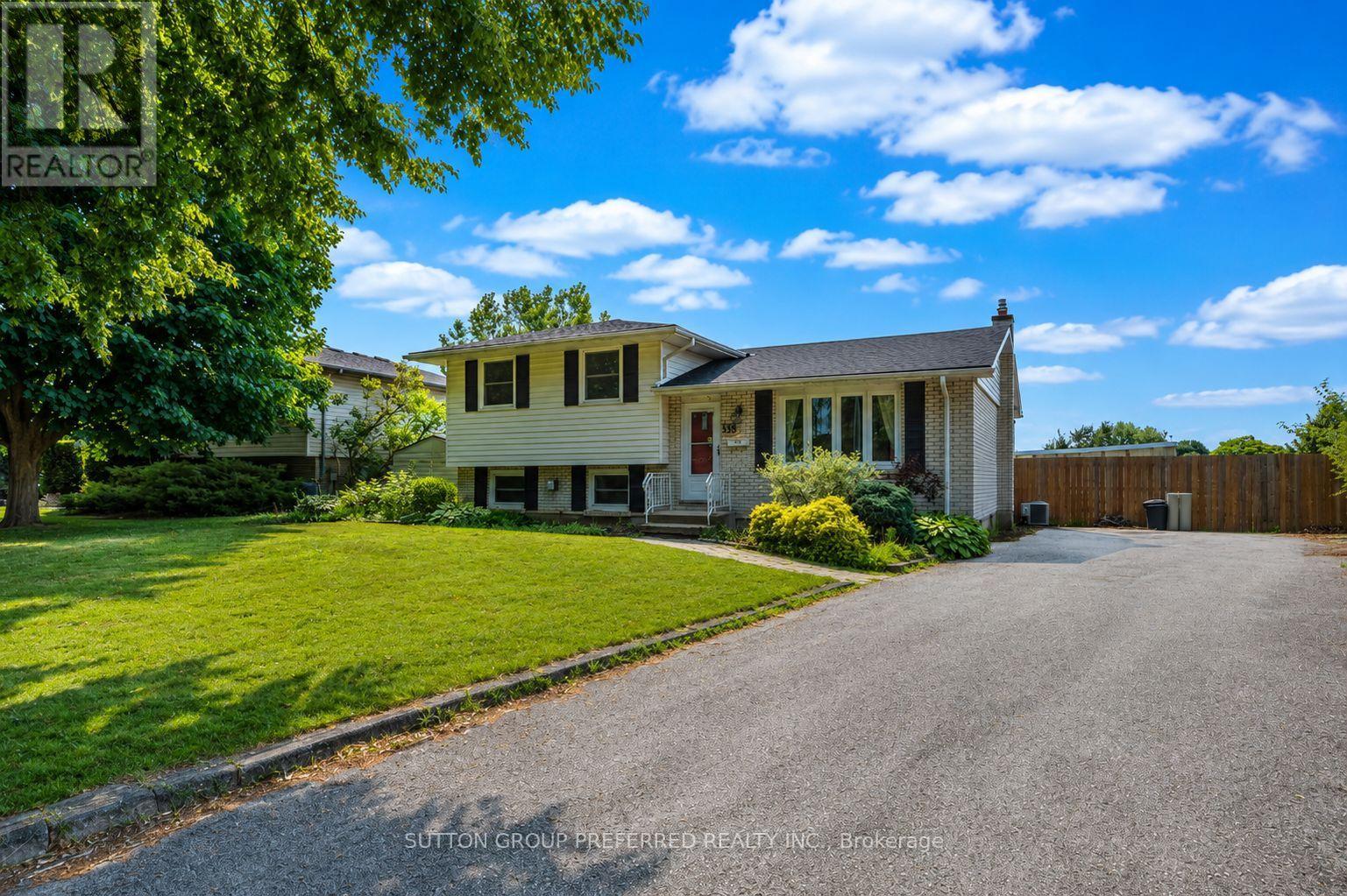 136 MENDIP CRESCENT - 2