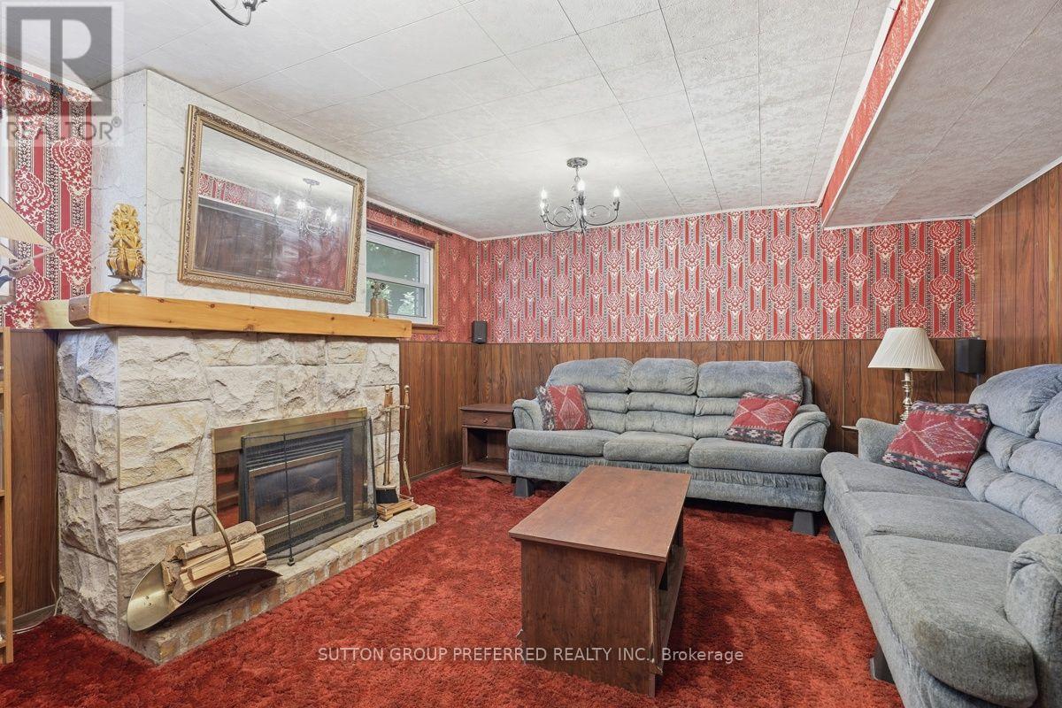 136 MENDIP CRESCENT - 22