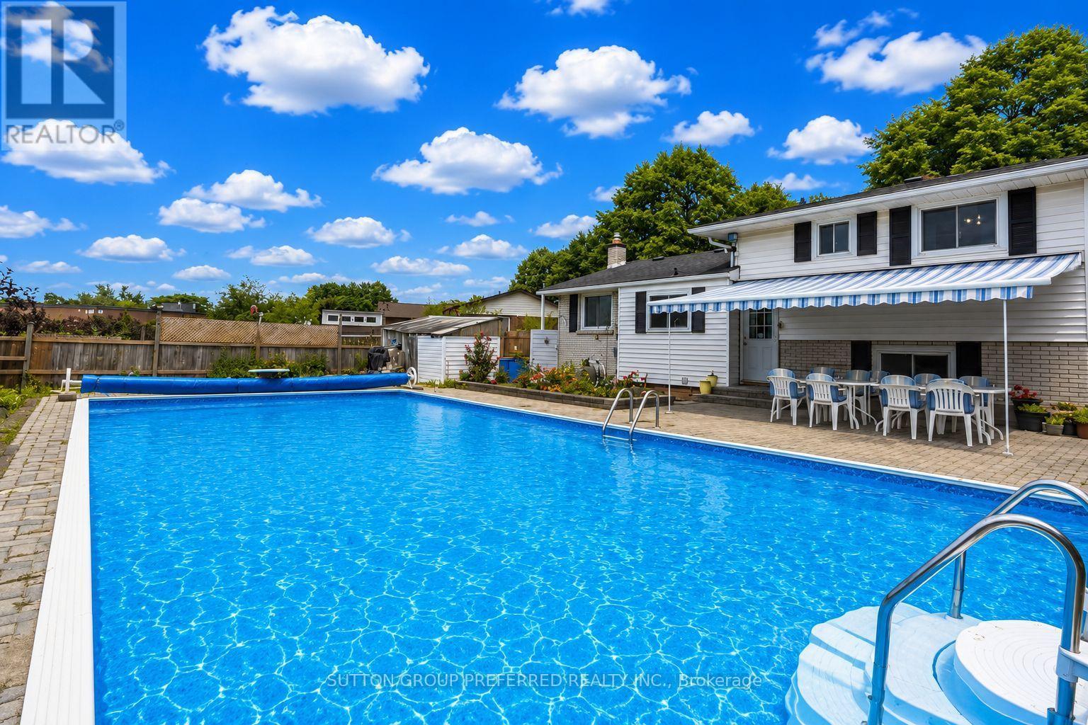136 MENDIP CRESCENT - 4