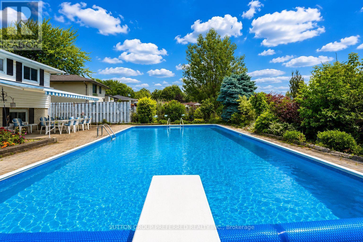 136 MENDIP CRESCENT - 6