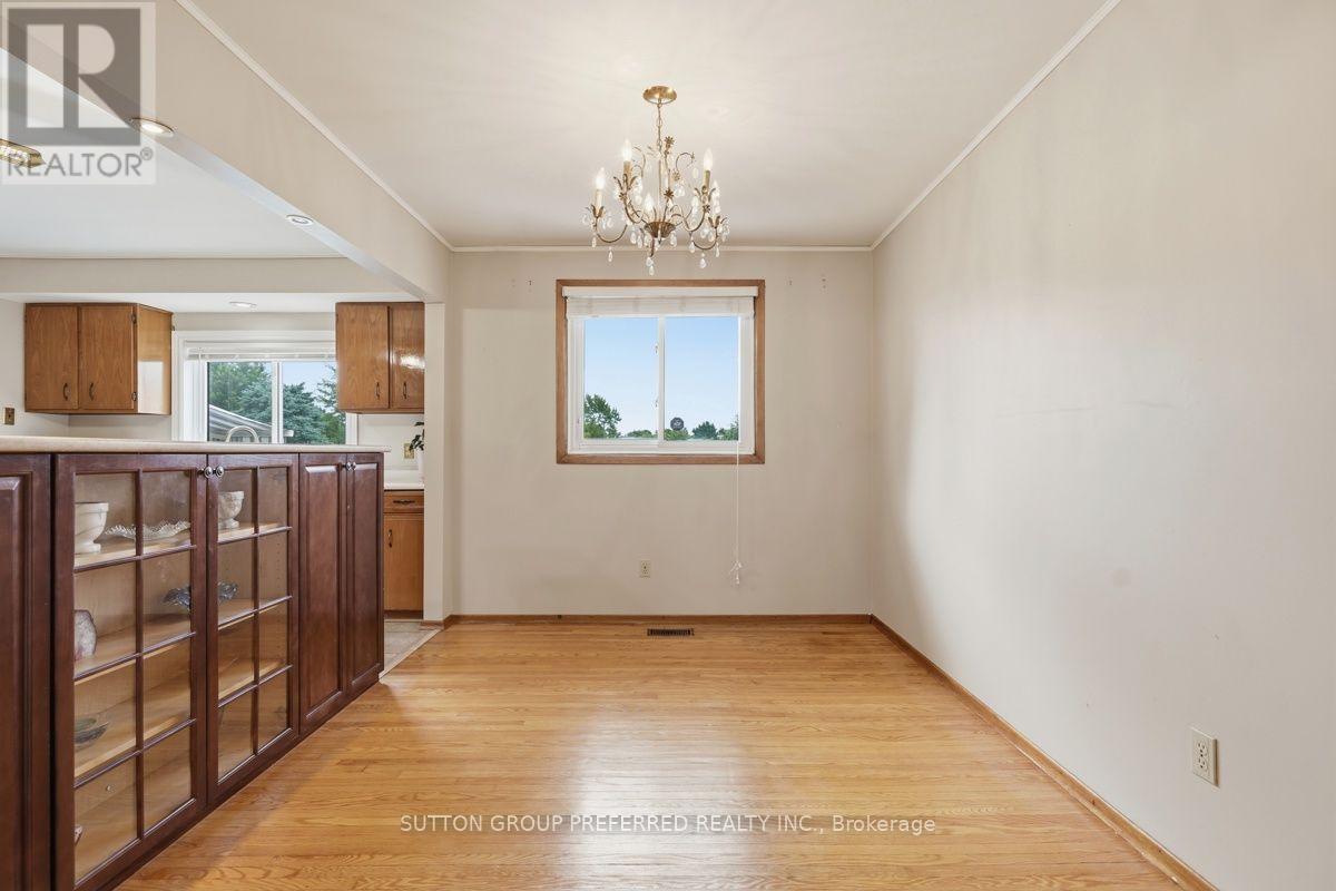 136 MENDIP CRESCENT - 9