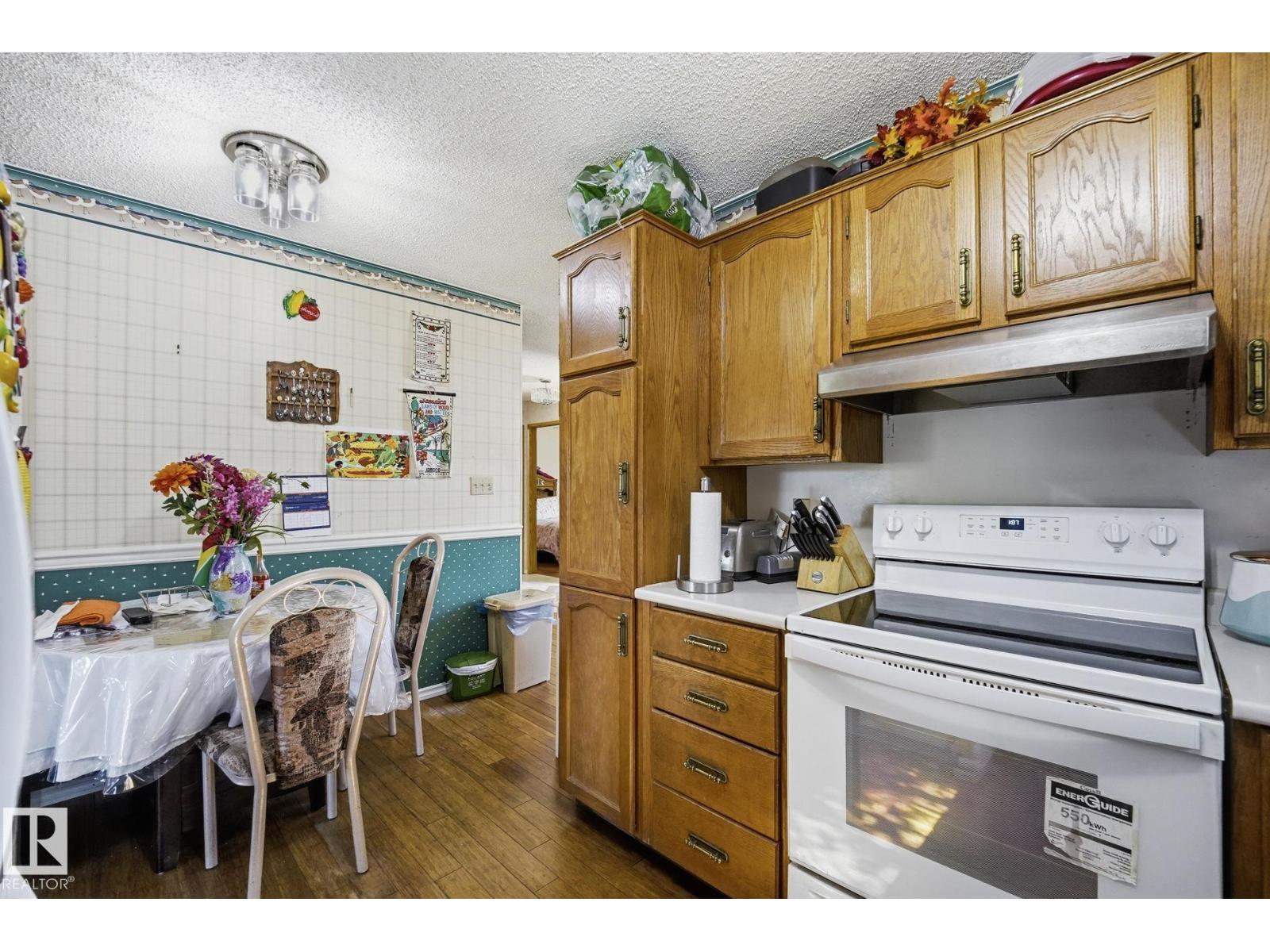 10840 25 AV NW - 15