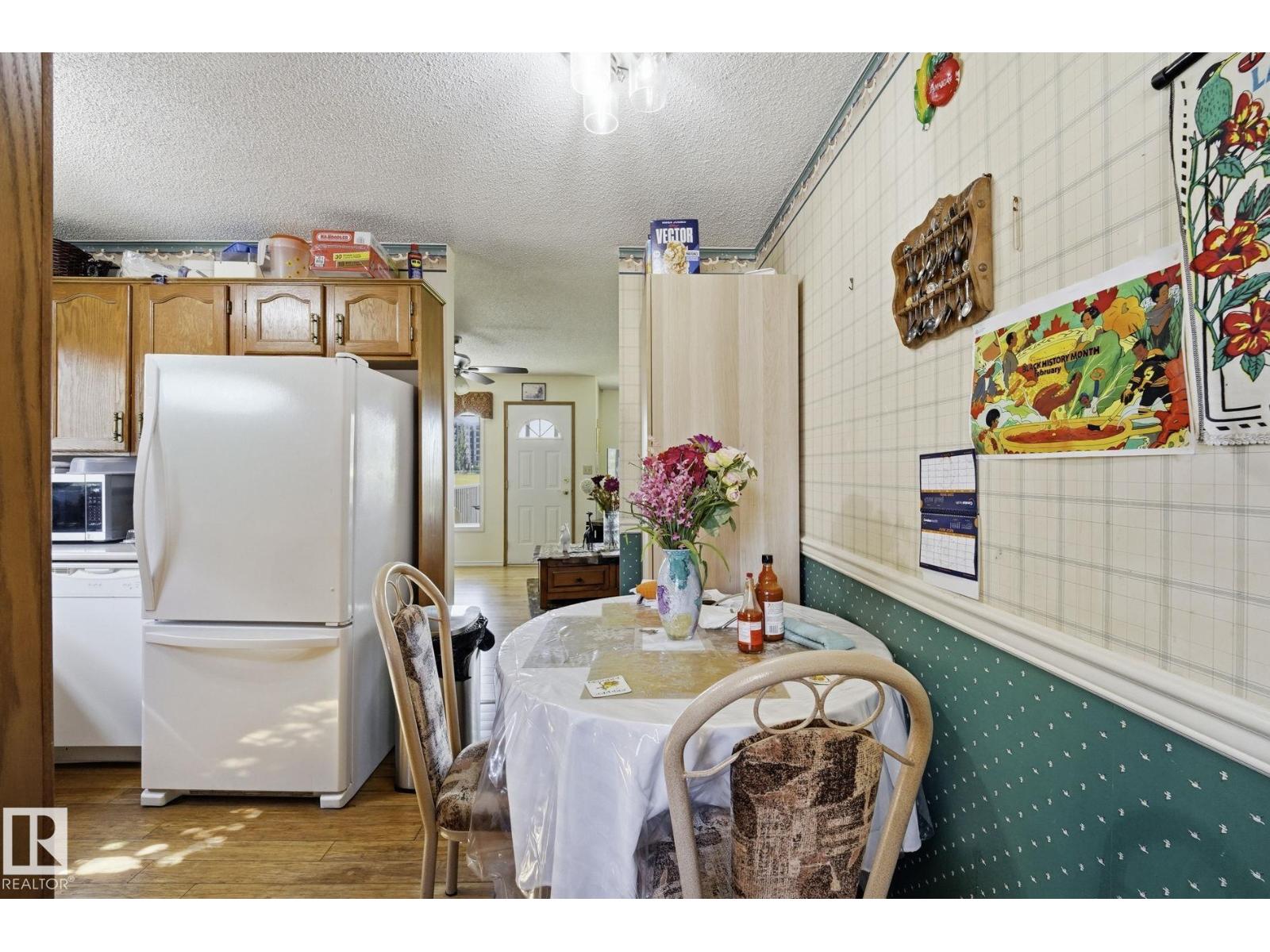 10840 25 AV NW - 18