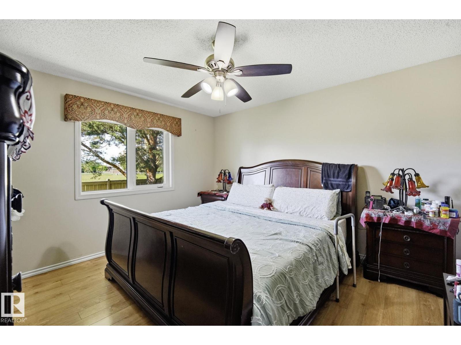 10840 25 AV NW - 21