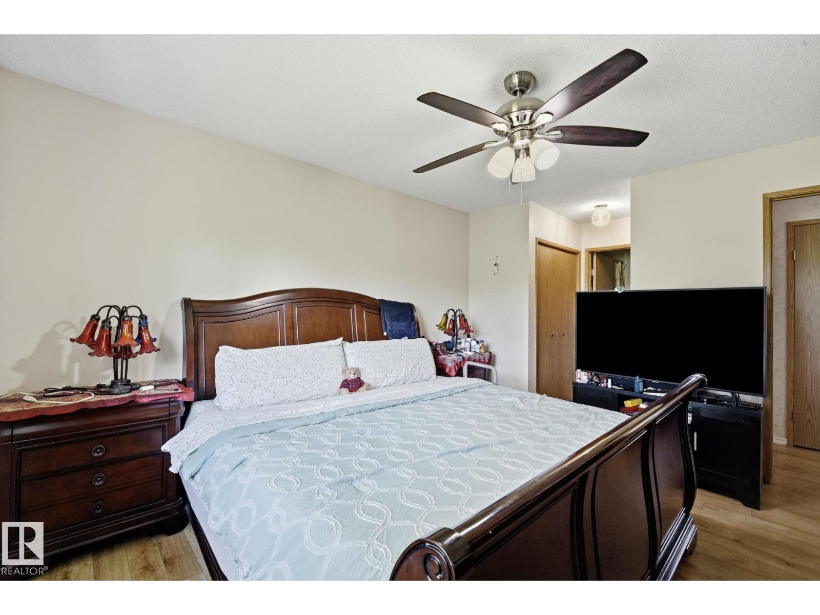 10840 25 AV NW - 23