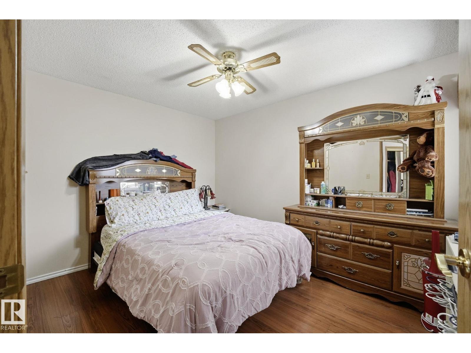 10840 25 AV NW - 25