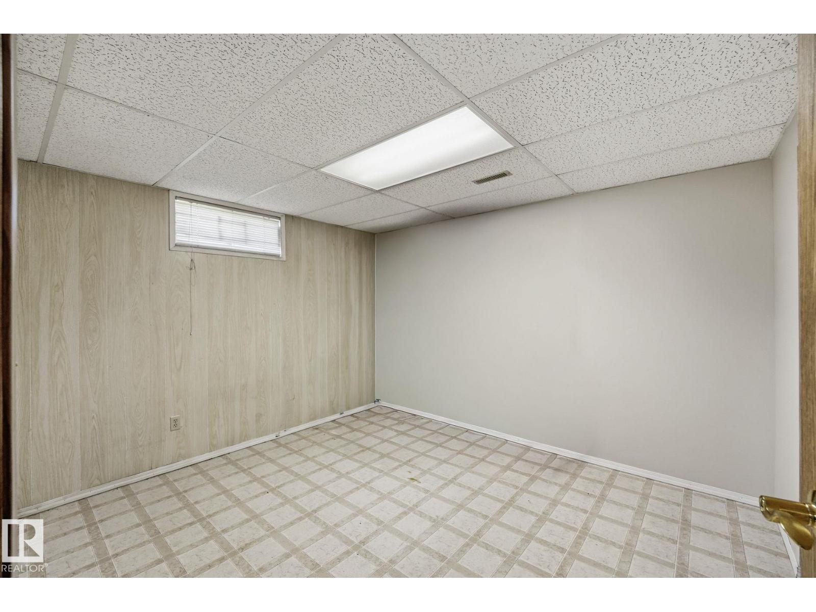 10840 25 AV NW - 34