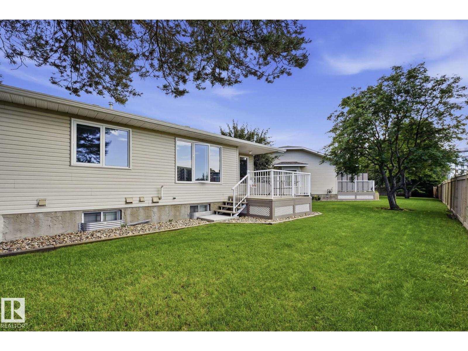 10840 25 AV NW - 44