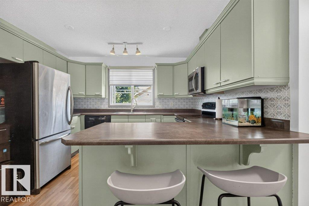 21320 90 AV NW - 15