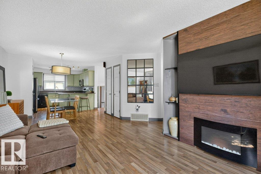 21320 90 AV NW - 9