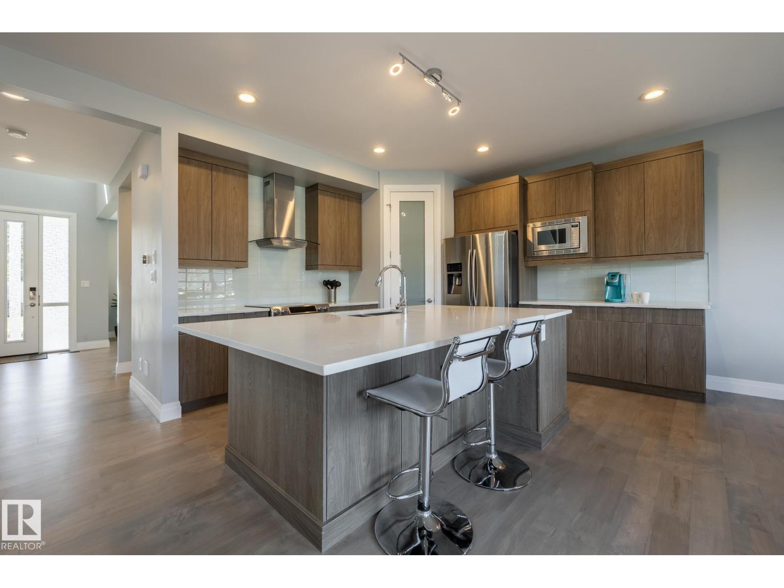 10936 71 AV NW - 13