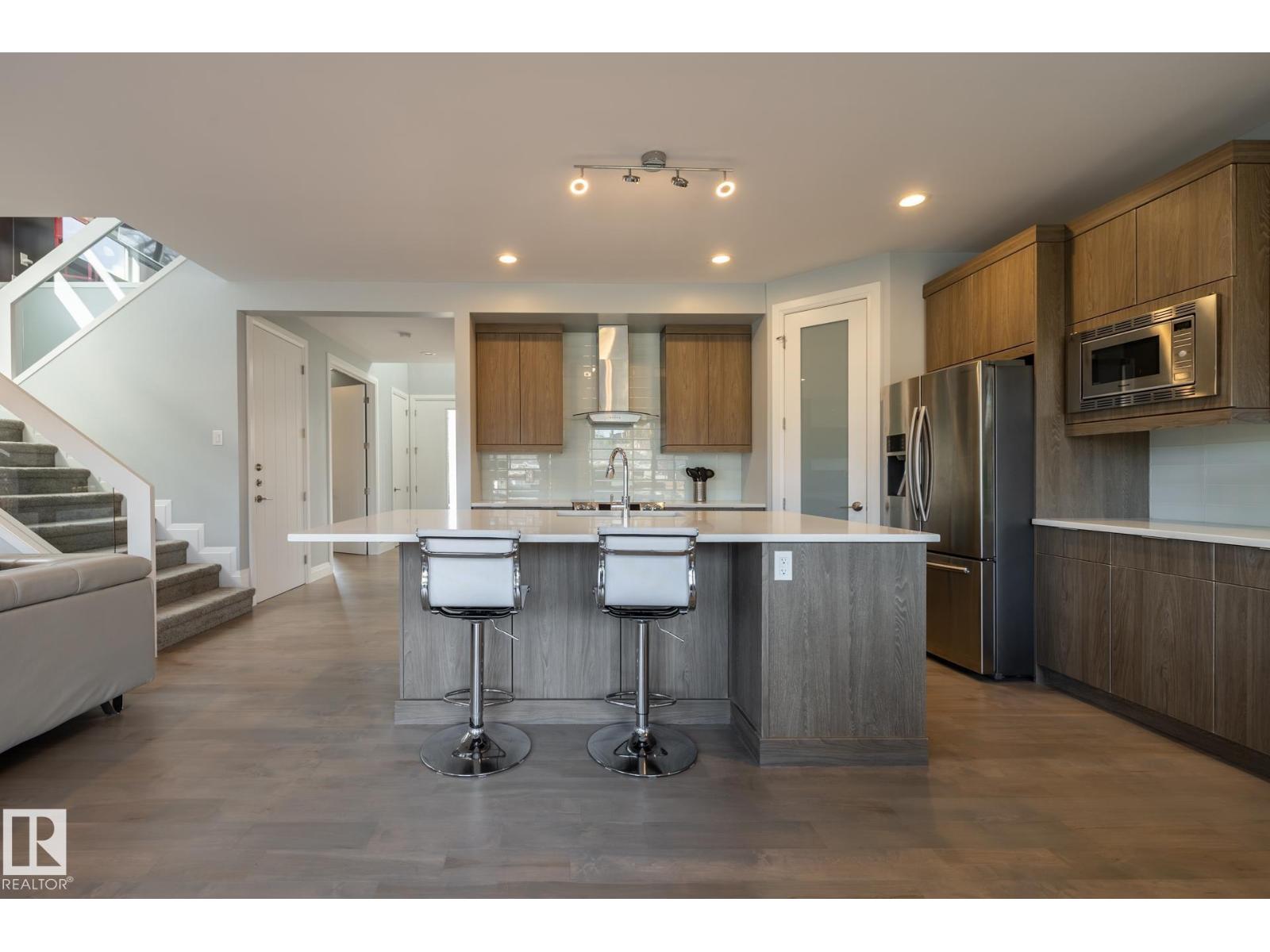 10936 71 AV NW - 14