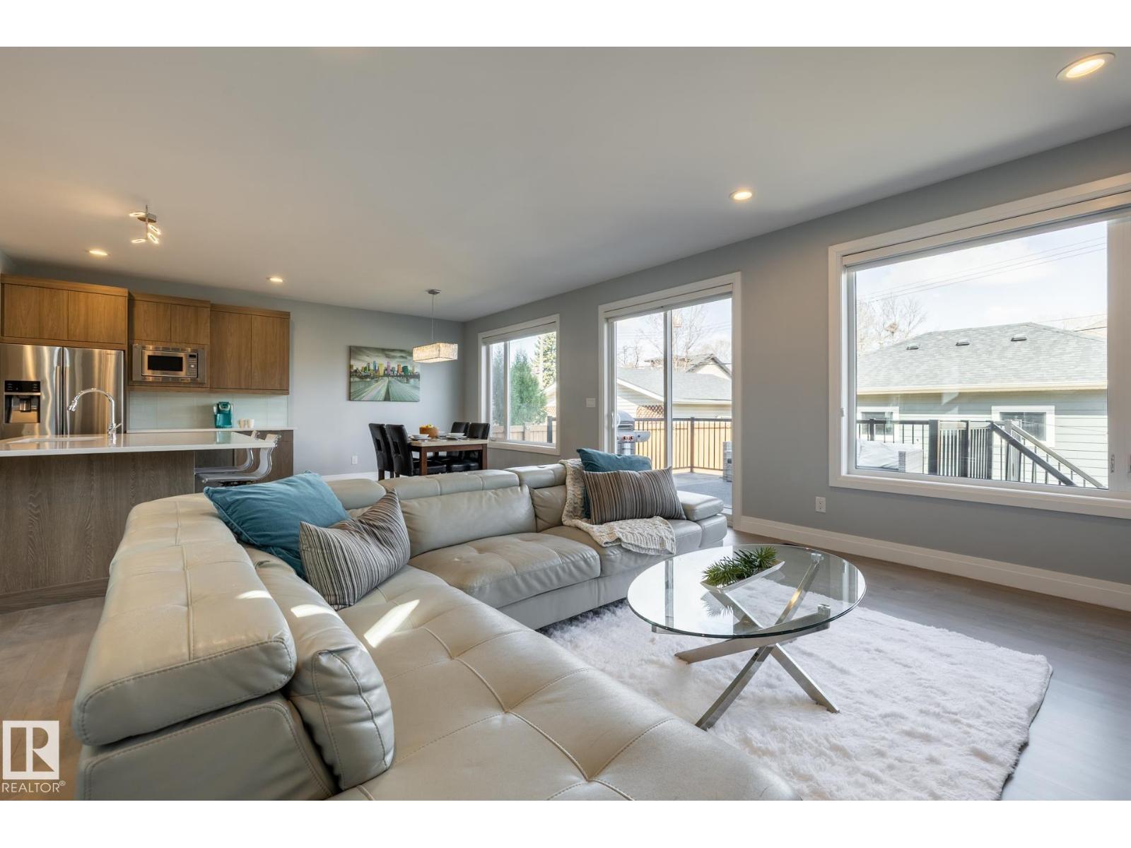 10936 71 AV NW - 21