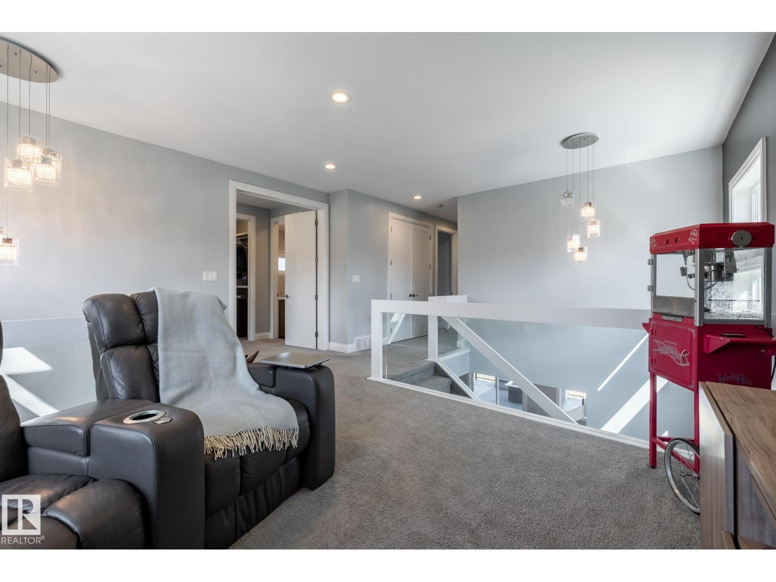 10936 71 AV NW - 25