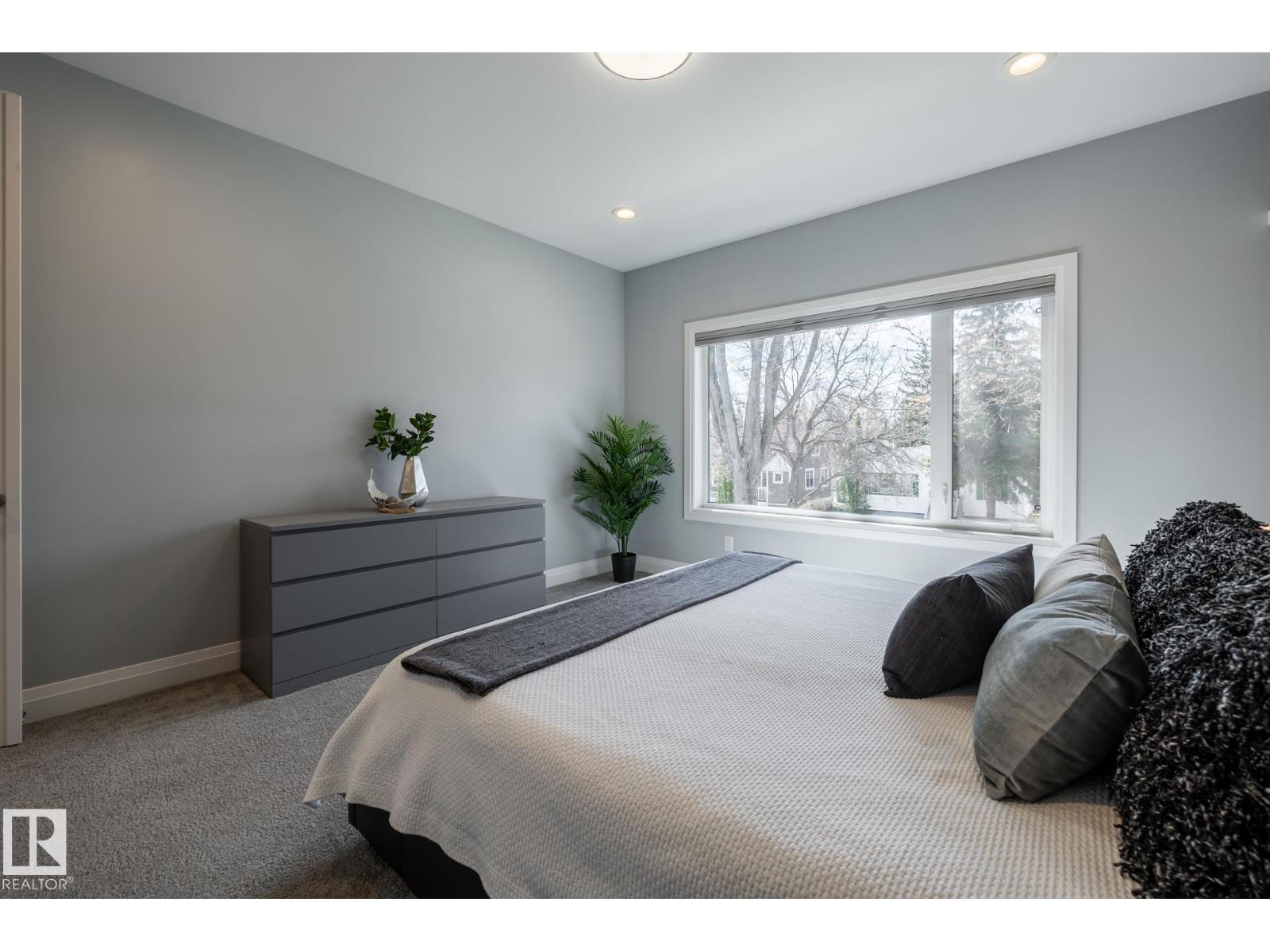 10936 71 AV NW - 28