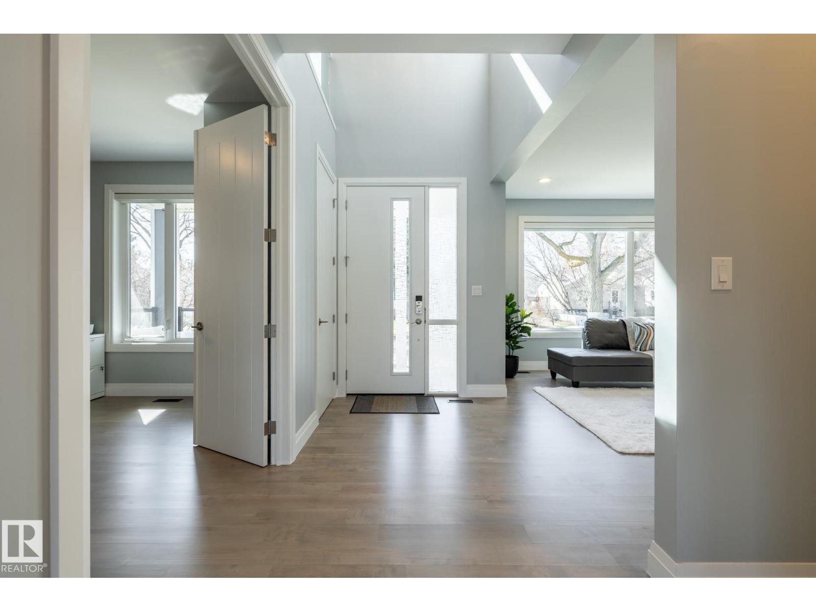 10936 71 AV NW - 3