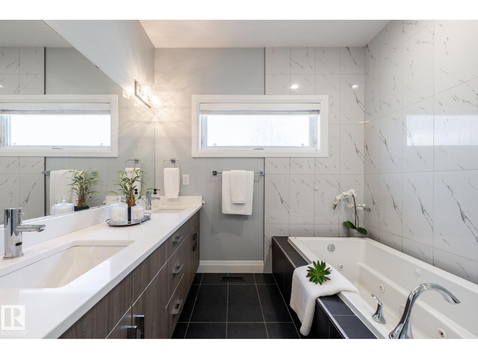 10936 71 AV NW - 30